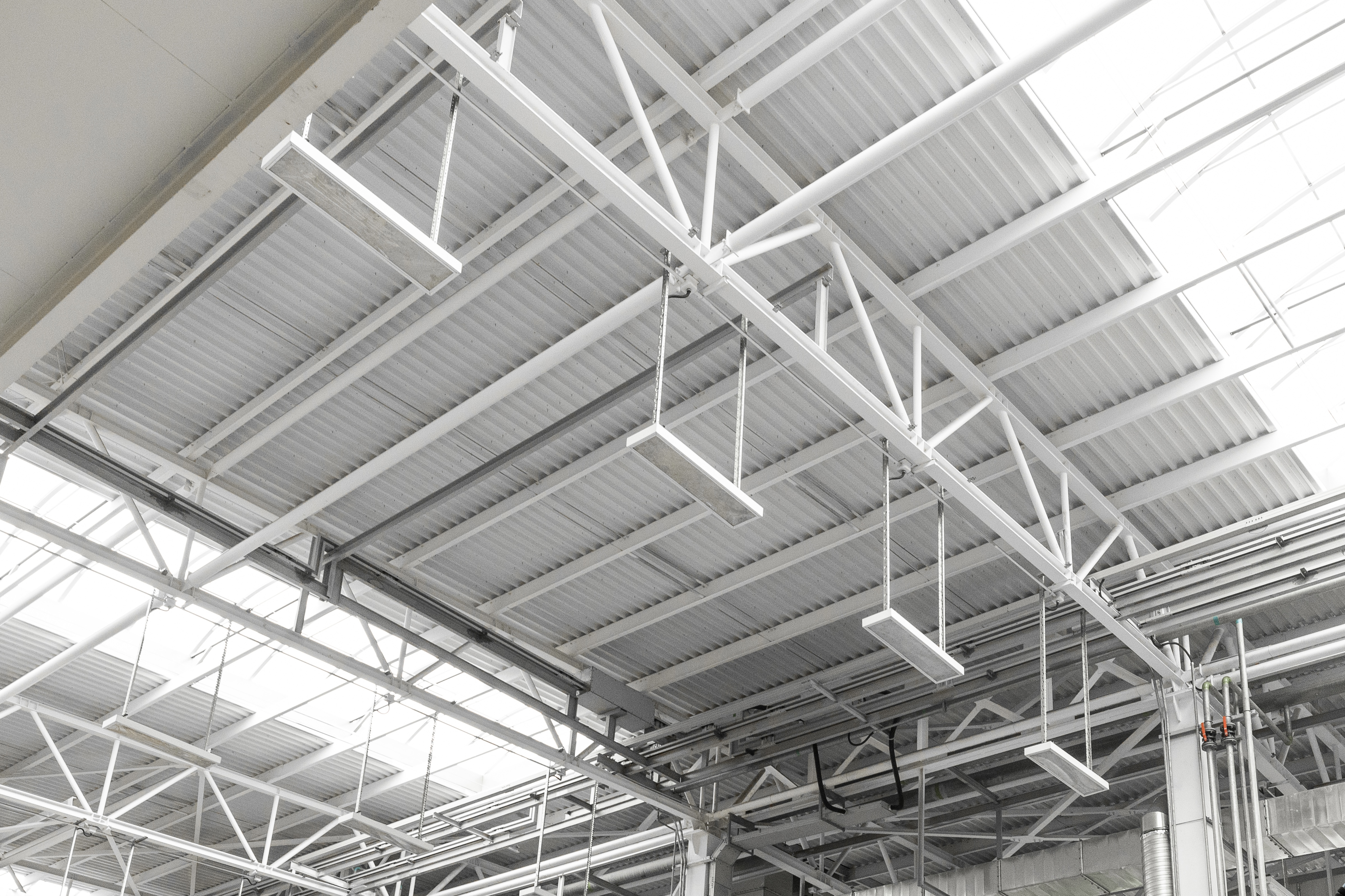 钢结构建筑：为大型场馆、仓储设施提供轻量化保温方案，兼顾保温与节能需求。